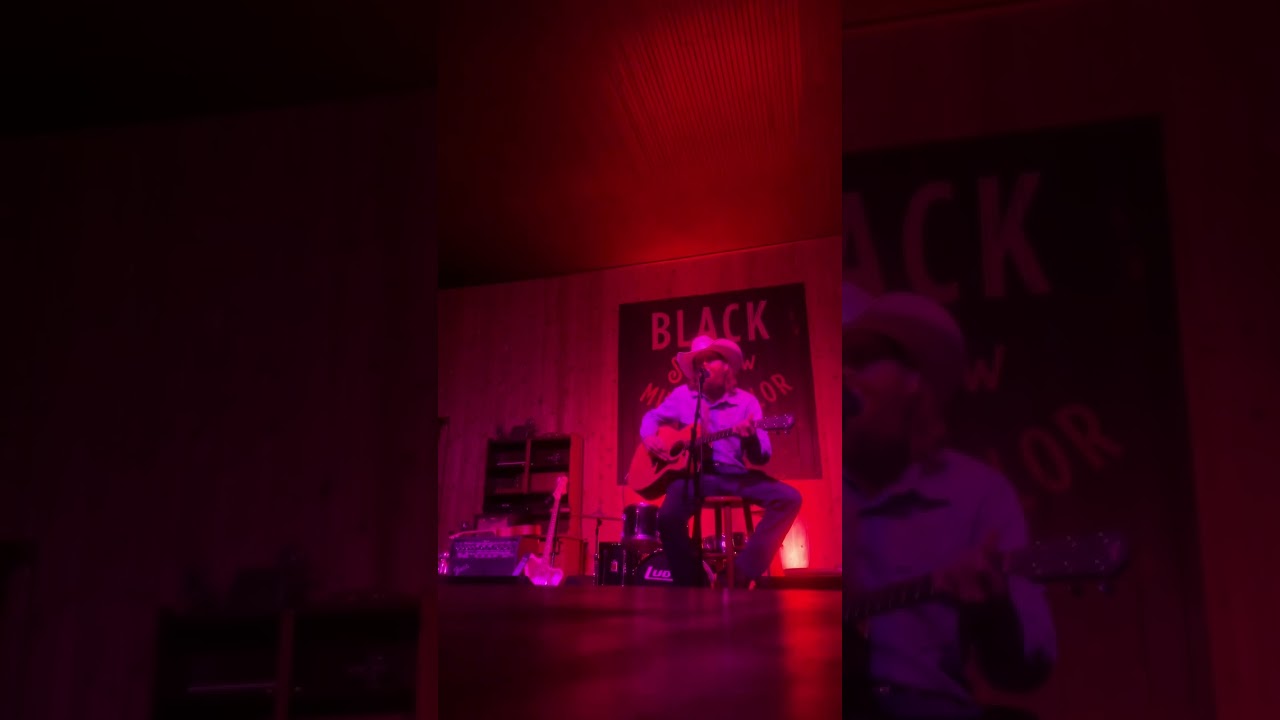 David Daniel Dennis @ Black Sparrow Music Parlor