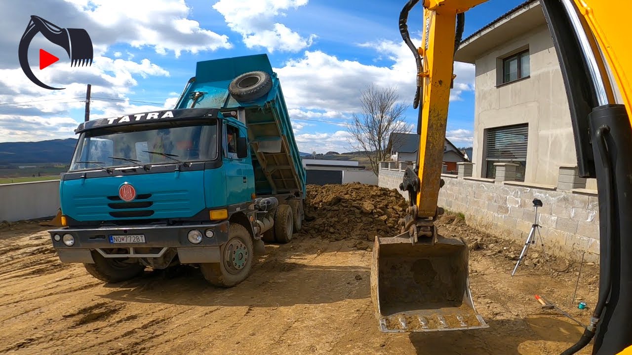 BAGROVANIE | Vyrovnanie pozemku | JCB 8085 p&aacute;sov&yacute; bager & TATRA 815-2 skl&aacute;pač
