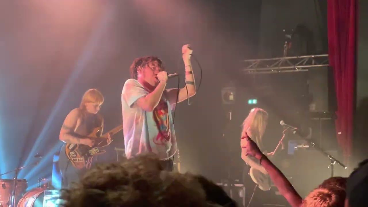We Hate You Please Die live @ Paris Le Trianon 20/05/2022