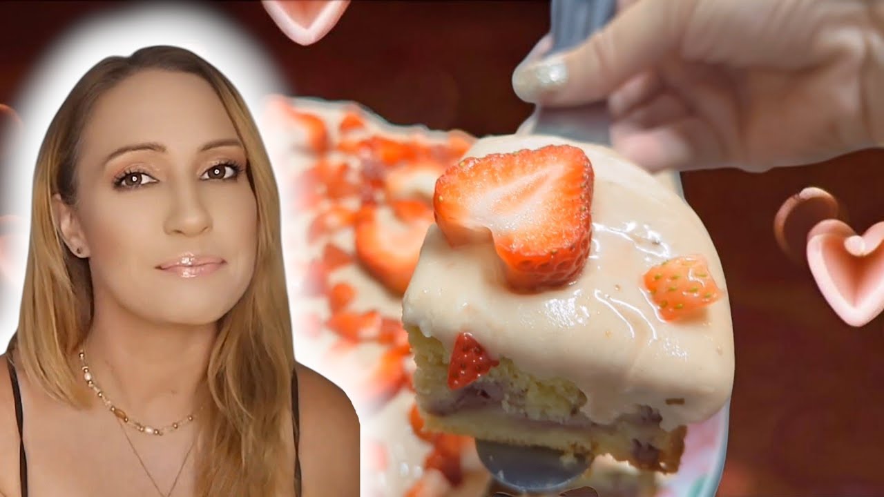 A cake for strawberry lovers