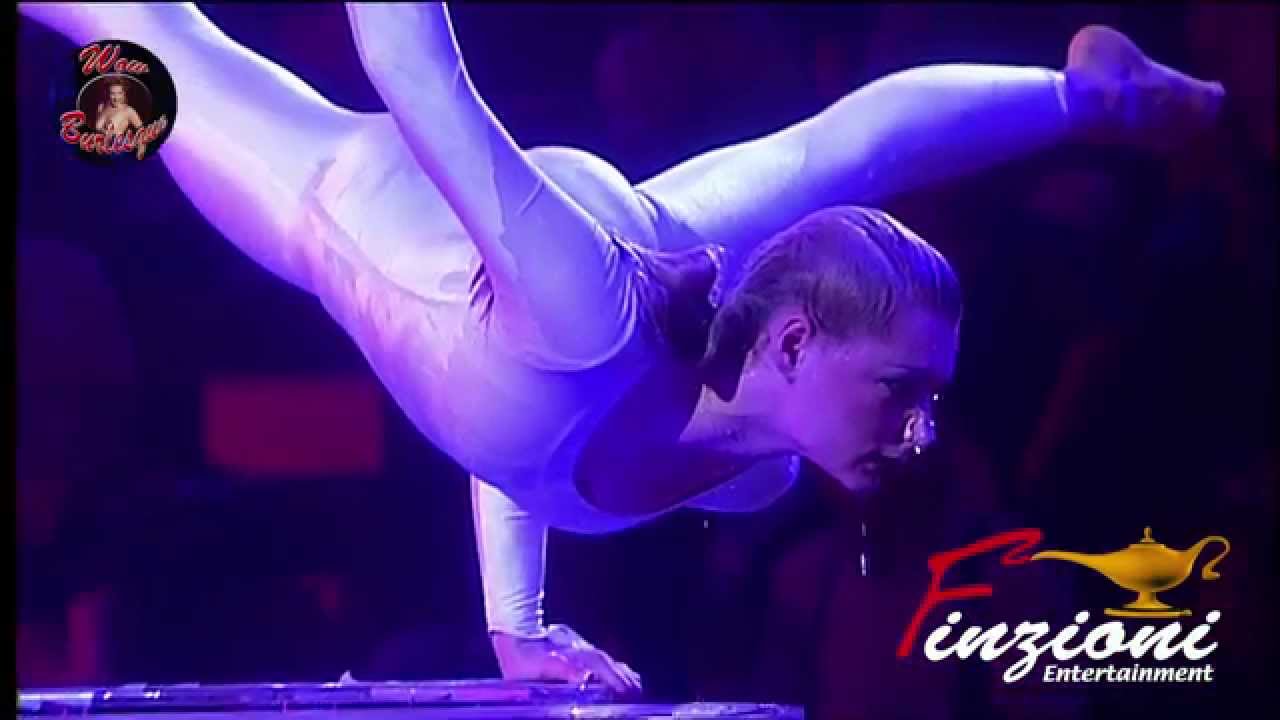 Burlesque - Charlotte Hoefer - Contortion Performance