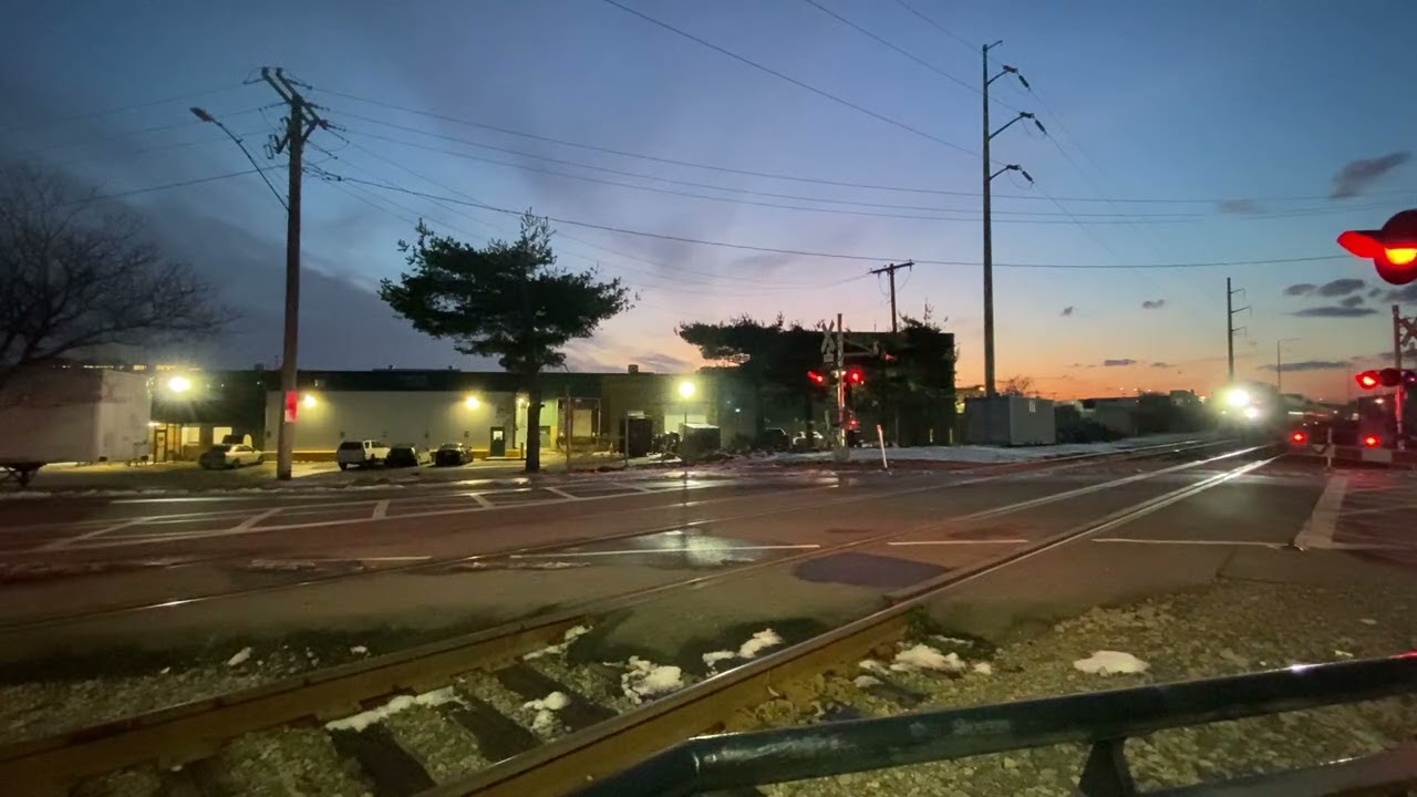 1126 Blaring Through Chelsea at Third Street #mbta #trains #railfanning #train #horn 