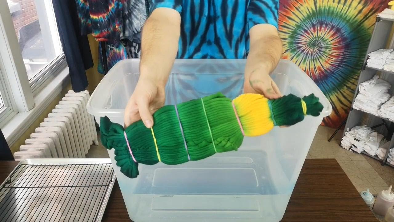 Tie-dye pattern P125 : Pleated V #2