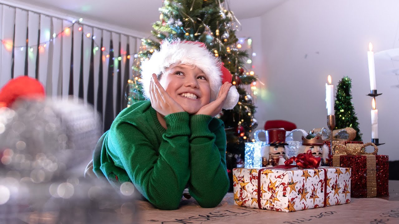 Grannen M&aring;ns - Nu &auml;r det jul (Officiell Musikvideo)