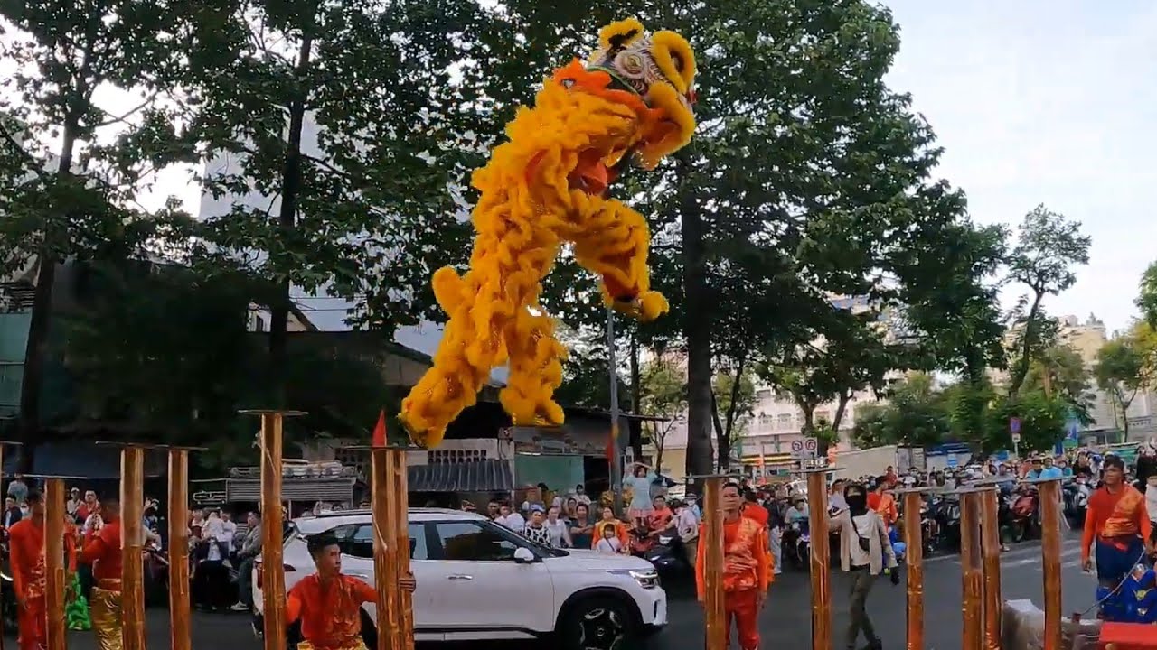 CHIỀU Mùng 1 Tết, Full Show NHƠN NGHĨA ĐƯỜNG tại đường Trần Phú - Yun Yee Tong 2026