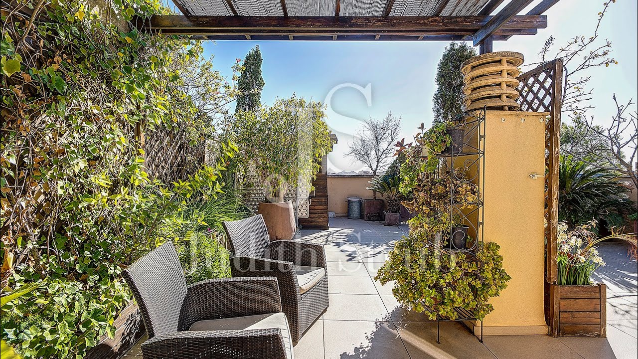 Espectacular ATICO con soleada terraza en finca Joven con Parking
