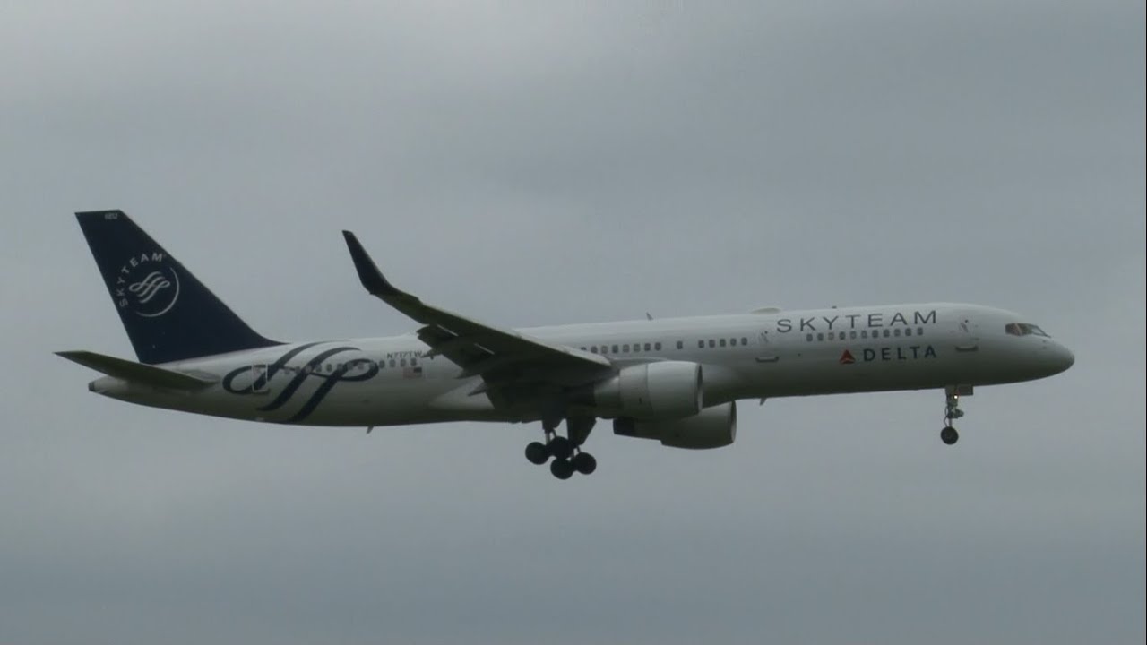 Philadelphia International Airport - June 20, 2015