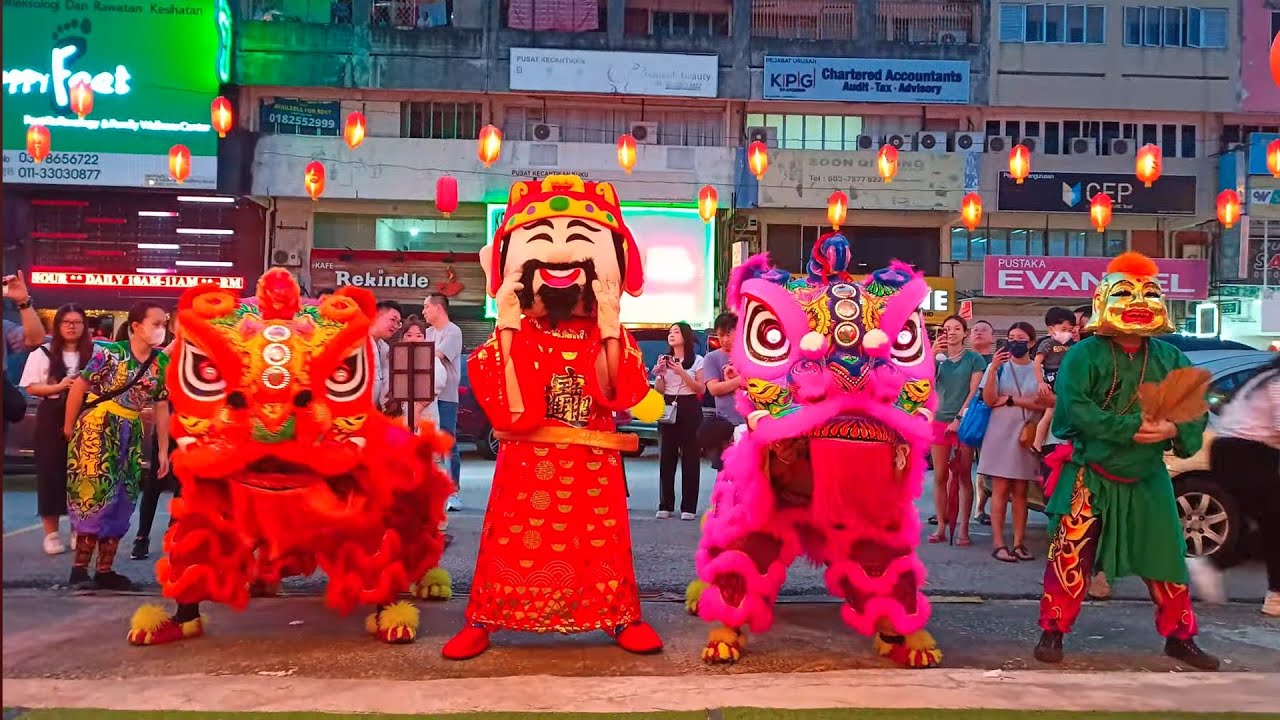 Lion Dance visit Durian Shop