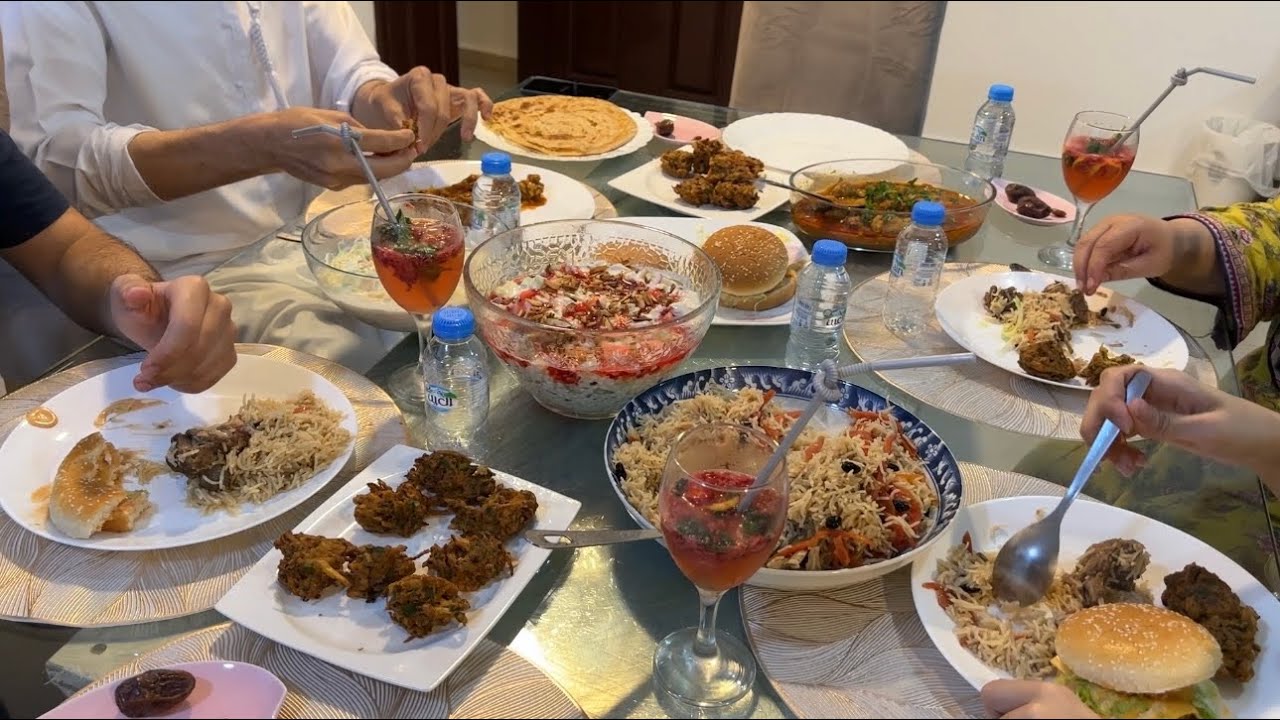 3rd Roza prep- itne time k baad aj baba ne hamare saath Iftaari ki | Kabli Pulao, Creamy Fruit chaat