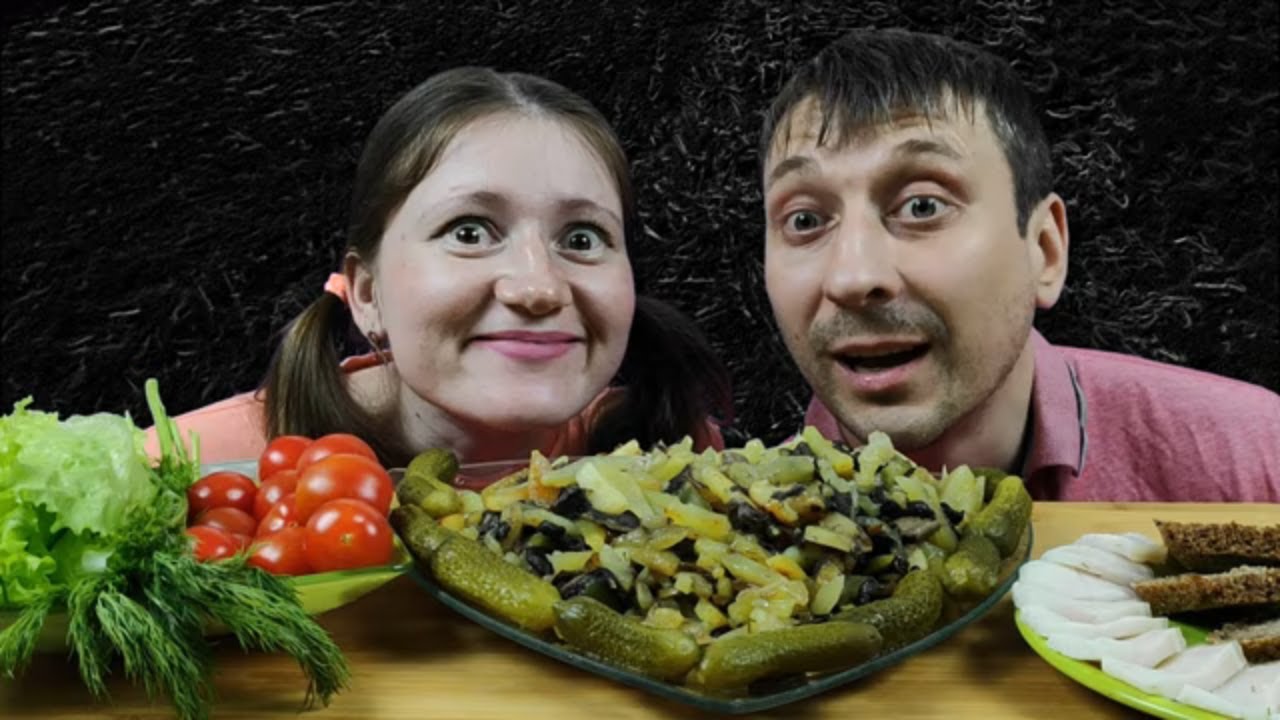 МУКБАНГ КАРТОШКА С ГРИБАМИ | MUKBANG POTATOES WITH MUSHROOMS | #potato #mushrooms #картошка #грибы