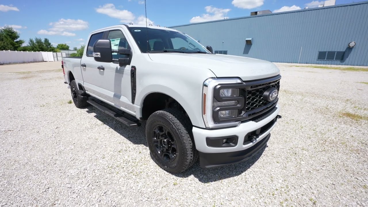 2025 Ford F250 STX 4X4