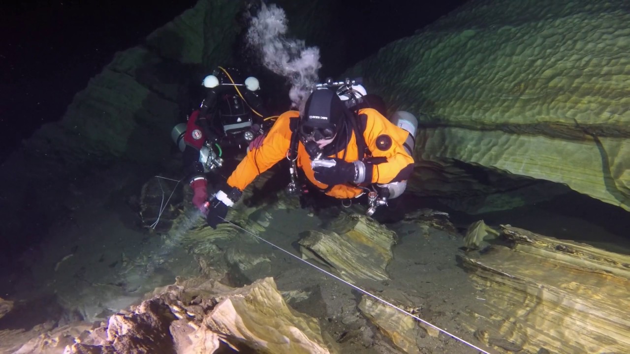 Blind exit on cavern course at Plura cave