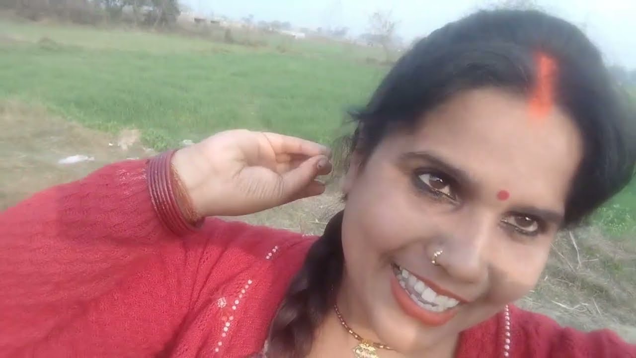 मेरे से कौन मिलाने आया खेतों में उसके साथ में बहुत मस्ती की#poojacutevlog 