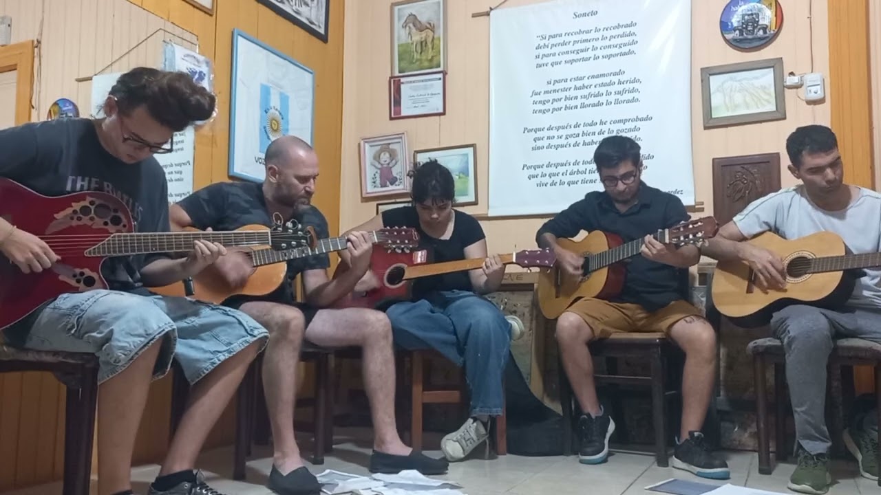 Nuestro amo juega al esclavo (Patricio Rey) - ensayo 
