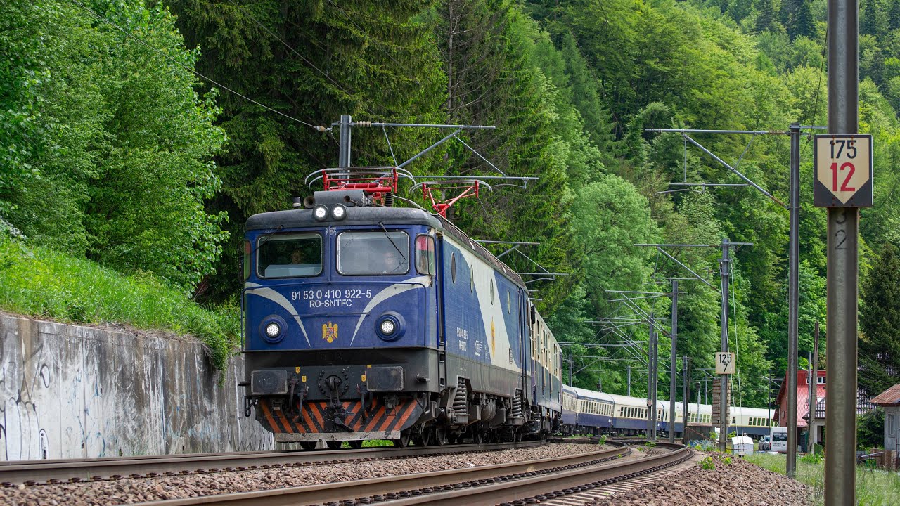 Trenuri la poalele Munților Bucegi [Sinaia]