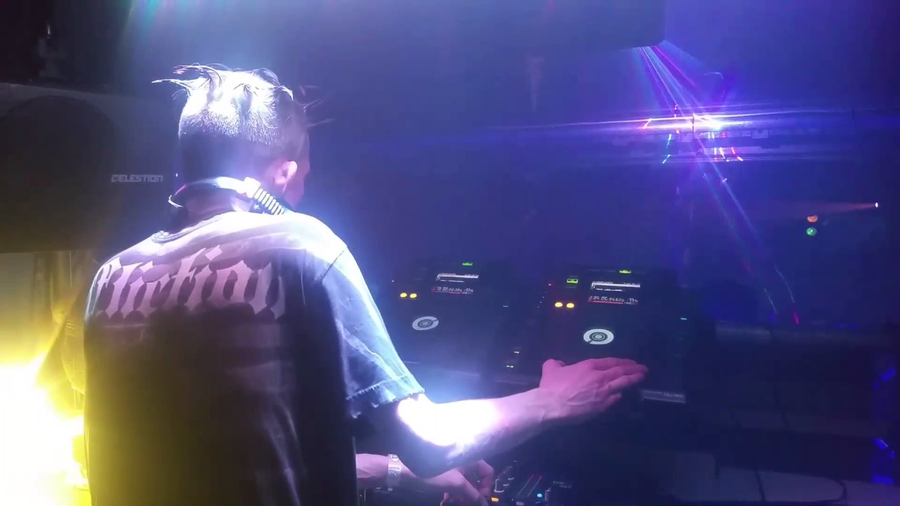 Mark EG in action on stage at TFI The Reunion in Doncaster Warehouse, April 2017