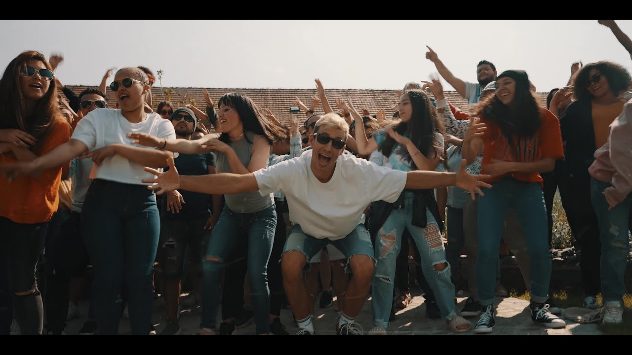 EMENZINO - ESTAS EN LA ONDA