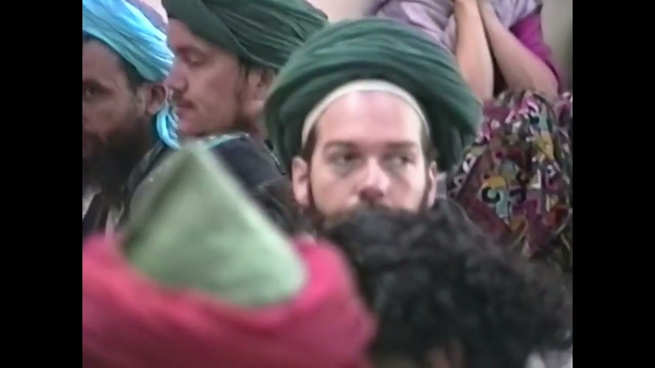 Mawlana Shaykh Nazim leading Prayer Salatul Zuhr