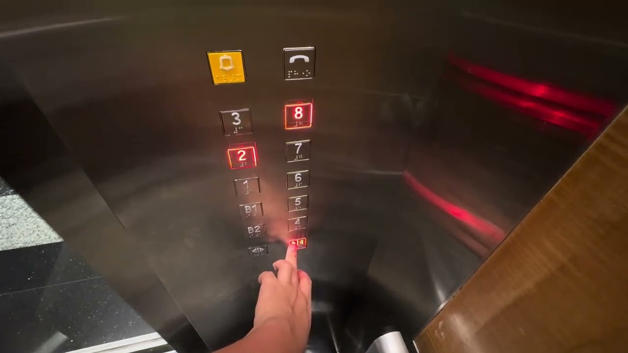 [Modernised] Fuijtec Elevator at Tampines Plaza 2 (Lift 1 and Lift 3).