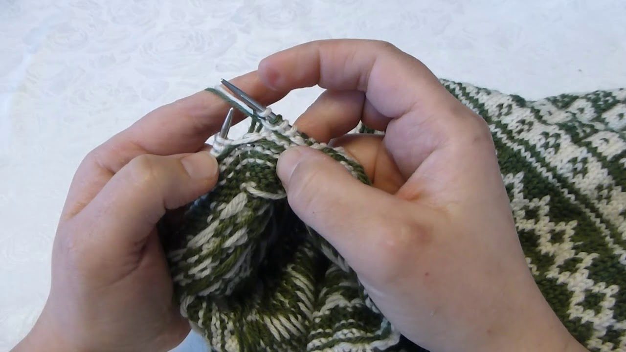Stranded colourwork on the wrong / strikk m&oslash;nster med to farger p&aring; vrangen