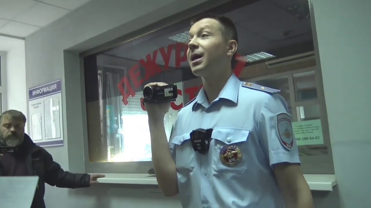 #Чебоксары мужик в звание майора устроил истерику в ГИБДД.