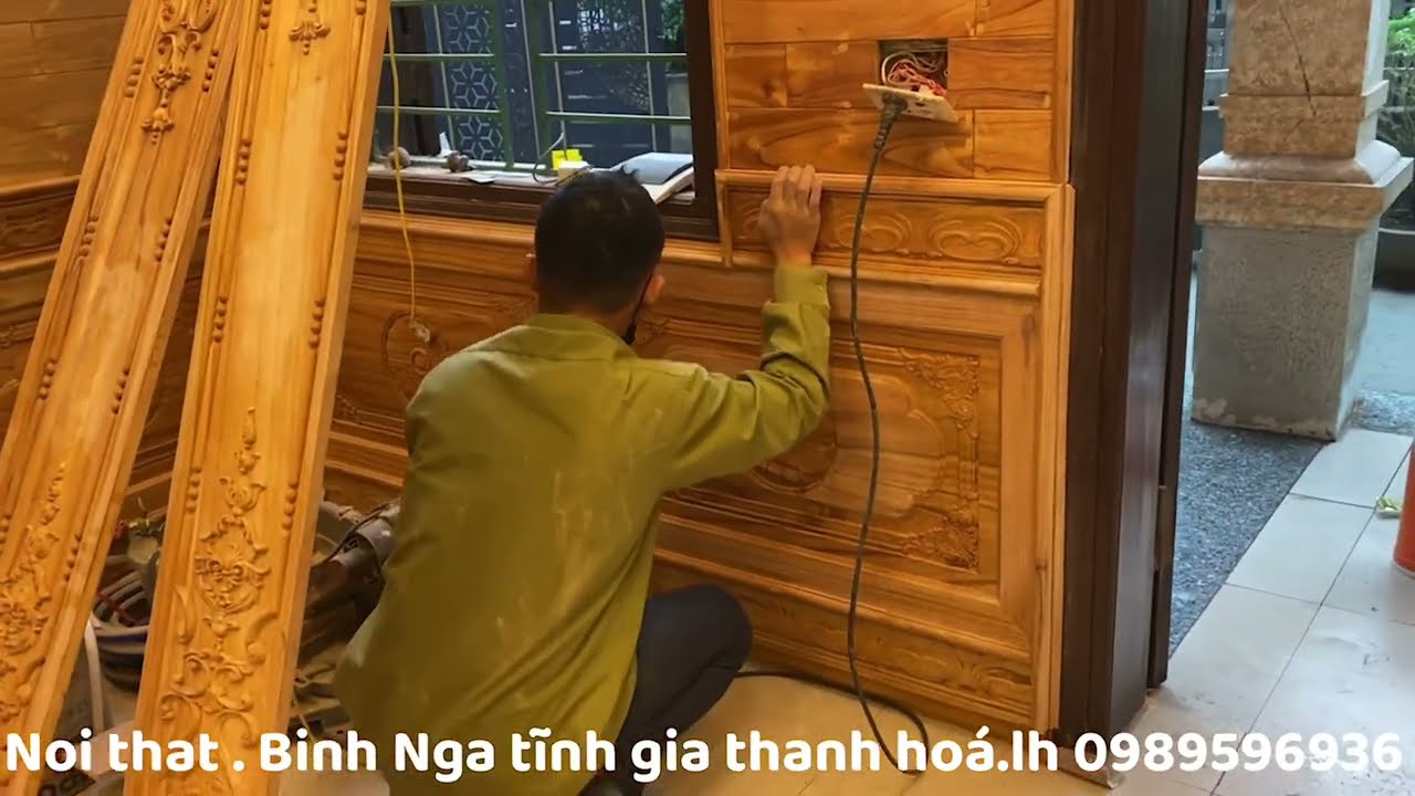 mẫu chân tường đẹp kết hợp trần gỗ .