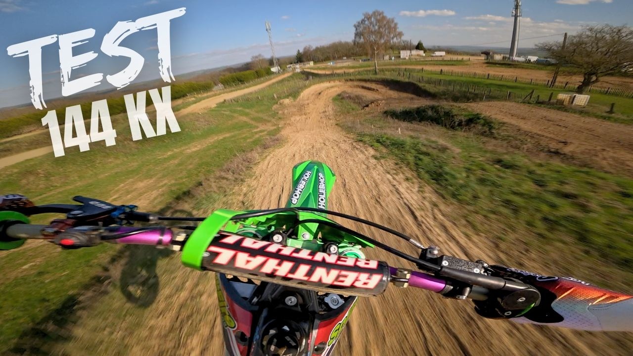 J'ESSAYE UN 144 KX DE 2003 .. Un petit 2T qui craque FORT !