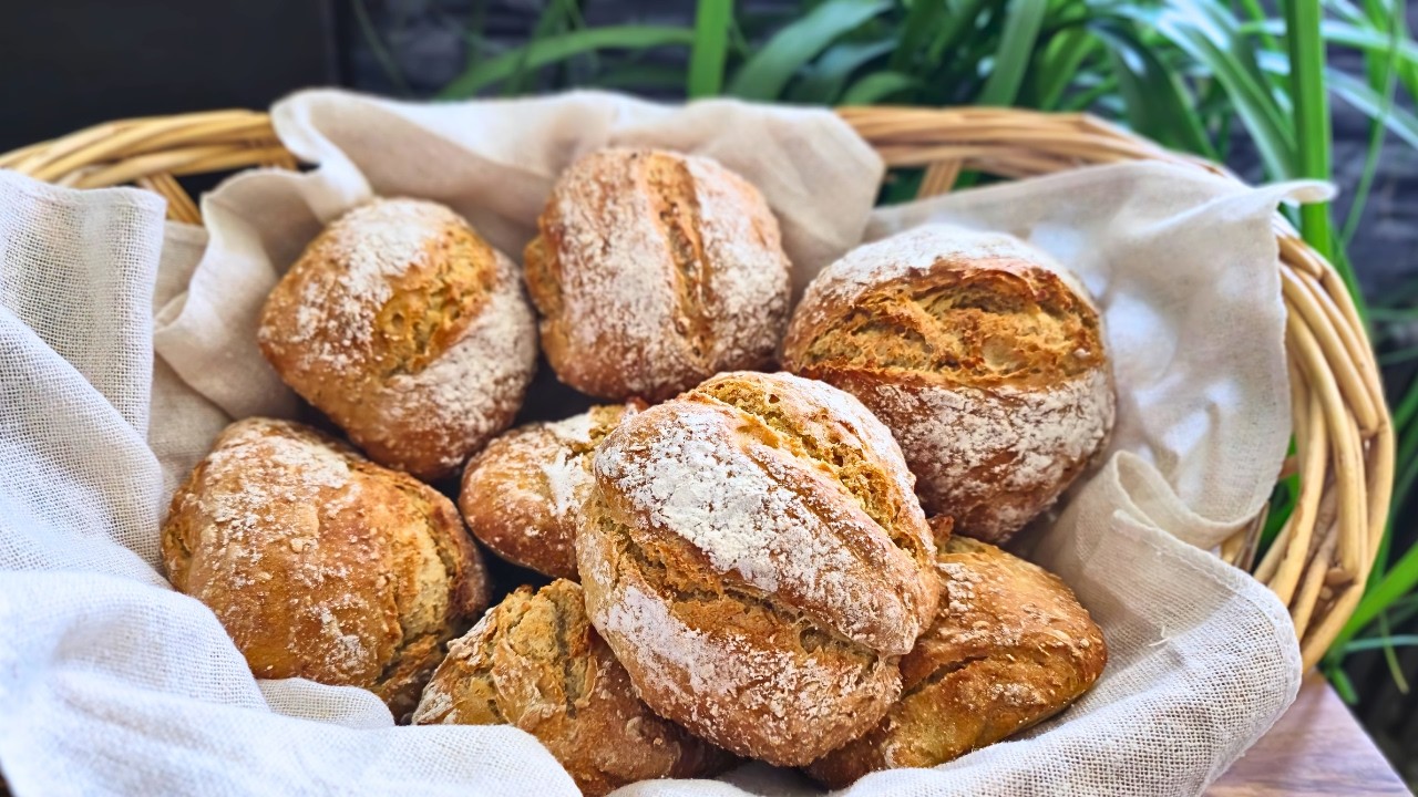 Haferflockenbrötchen mit Dinkelmehl 😋🍞 mit Übernachtgare, perfekt zum Frühstück! #223