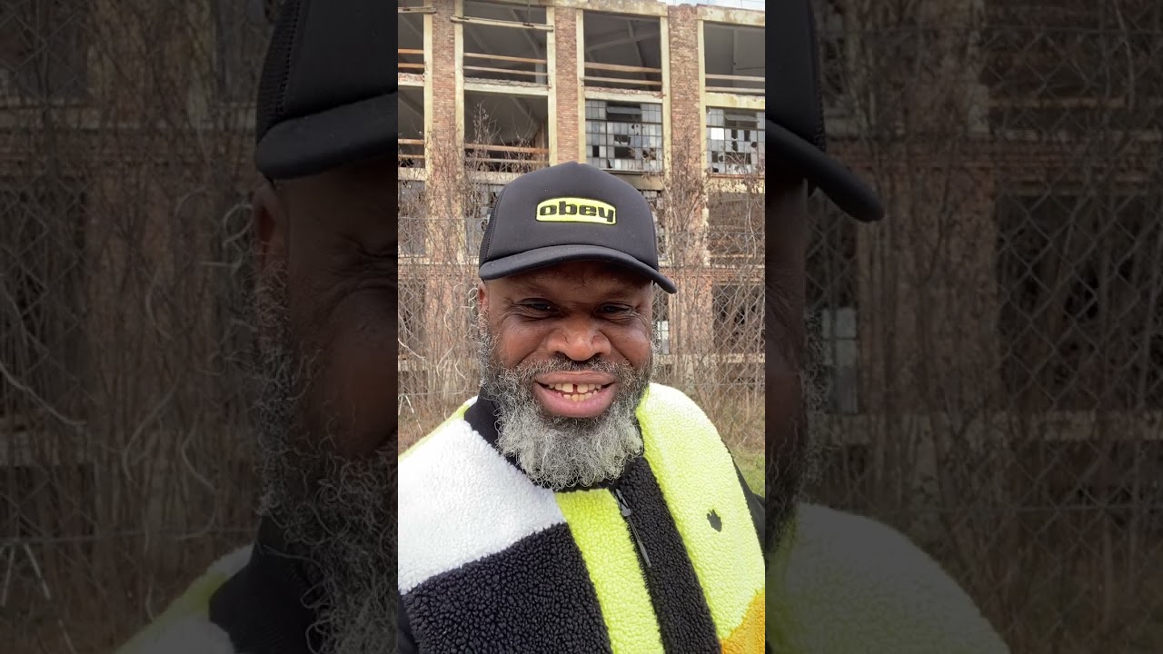 Connect  with global audience,get yourself on social media 