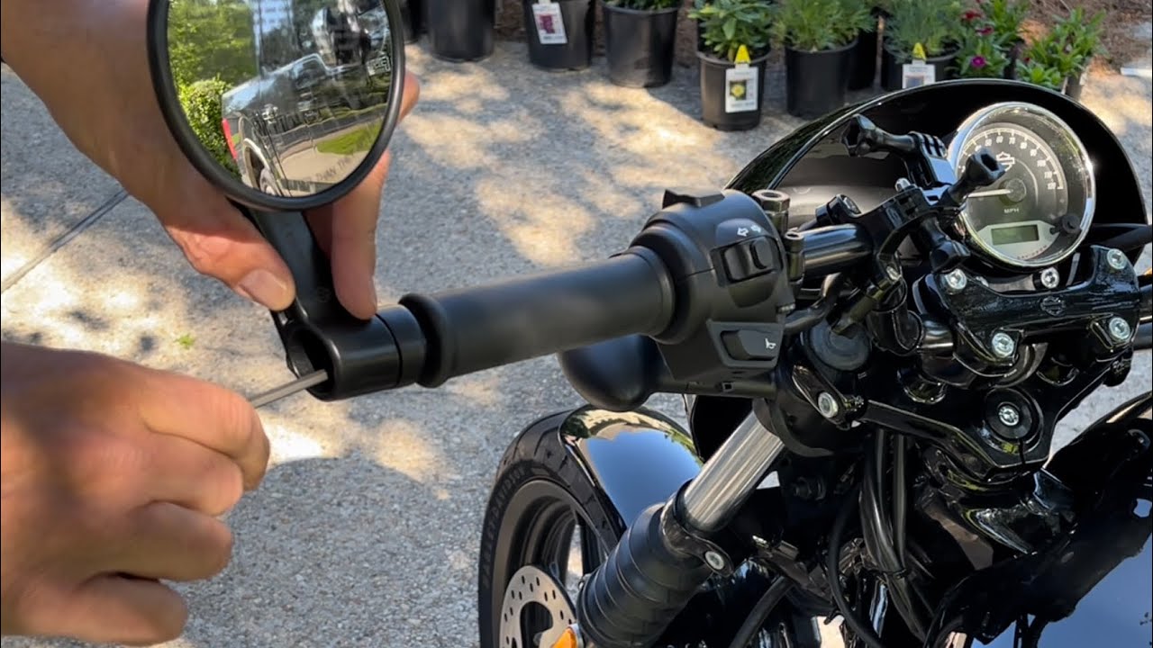 New mirrors on Harley-Davidson Street 500