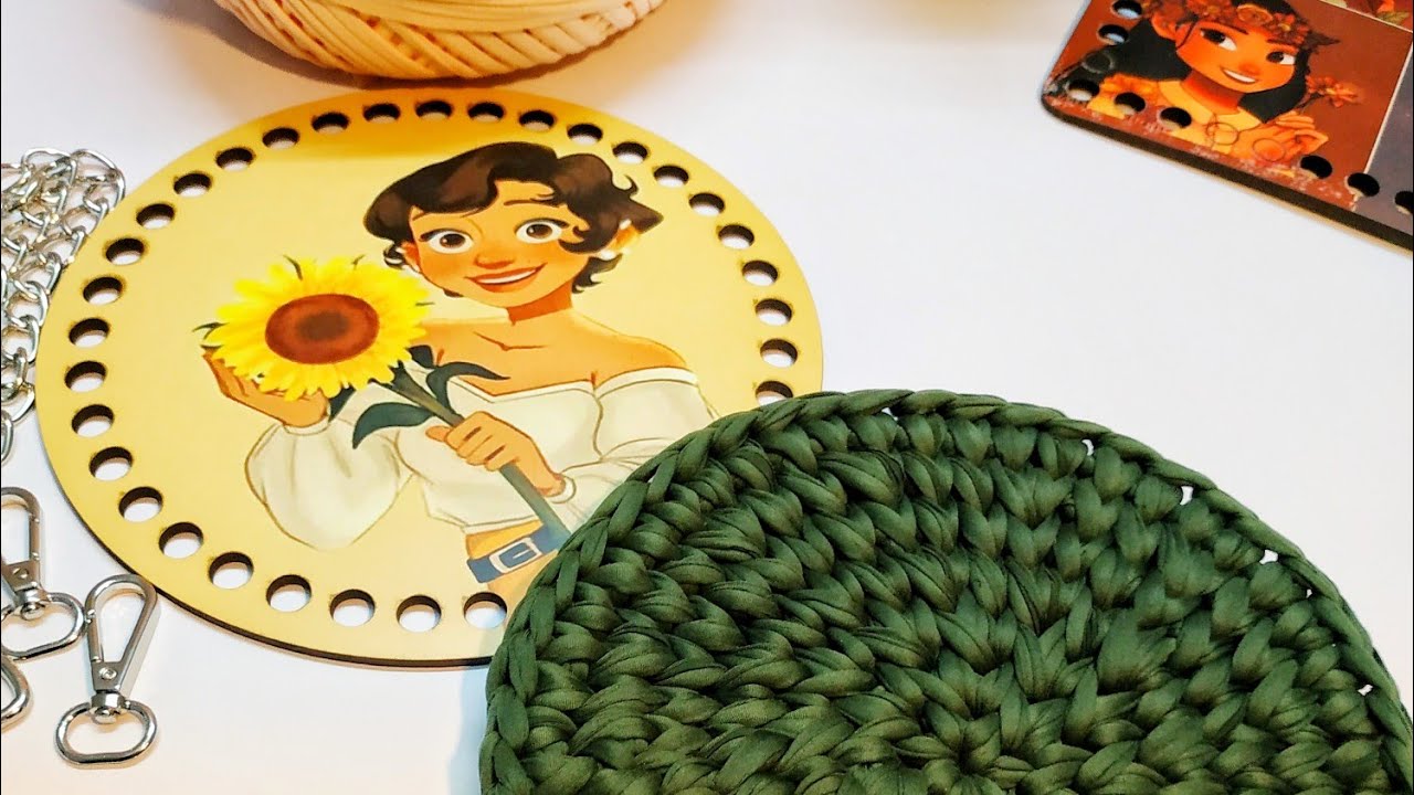 طريقة عمل دائره بخيط الكليم \ crochet circle with T-shirt yarn