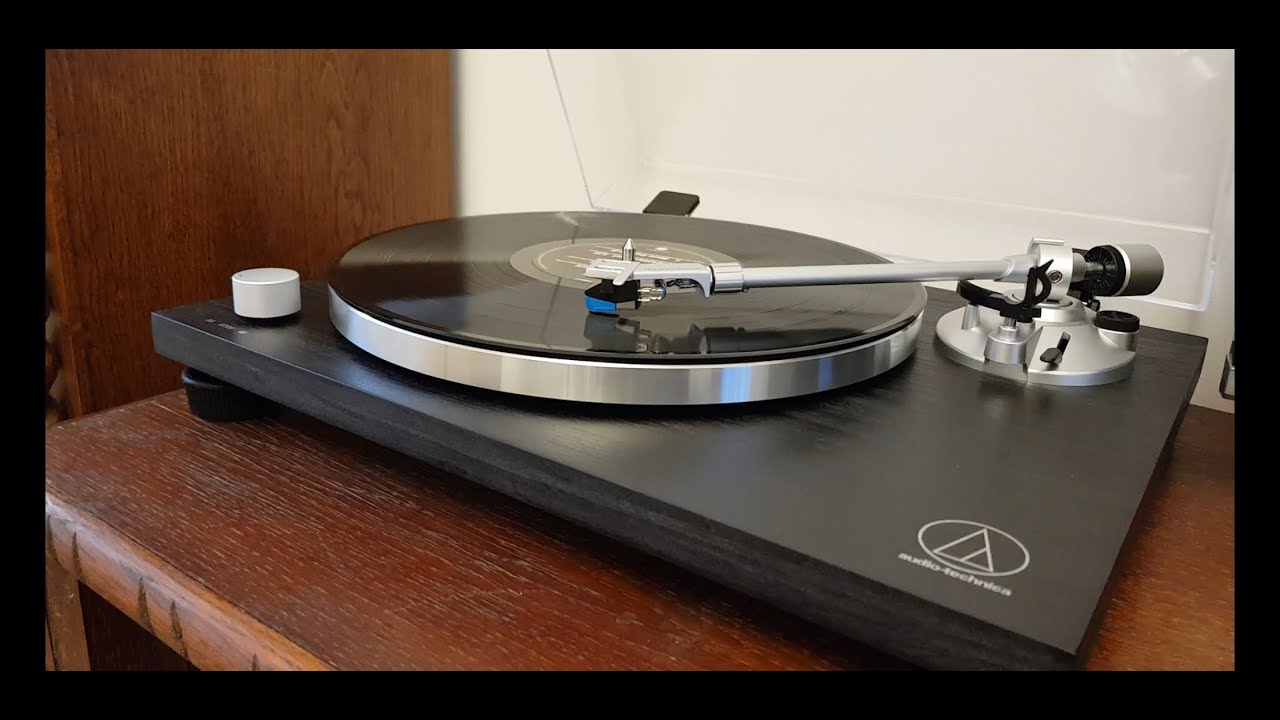 Audio Technica  AT LPW30 ​ turntable unpacking, setting and testing   HD. 720p.