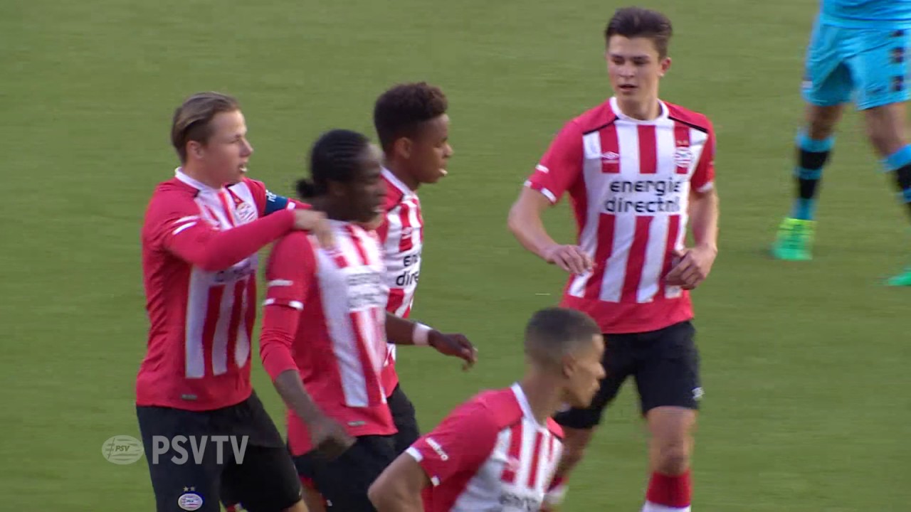 Samenvatting: PSV O17 - AZ O17
