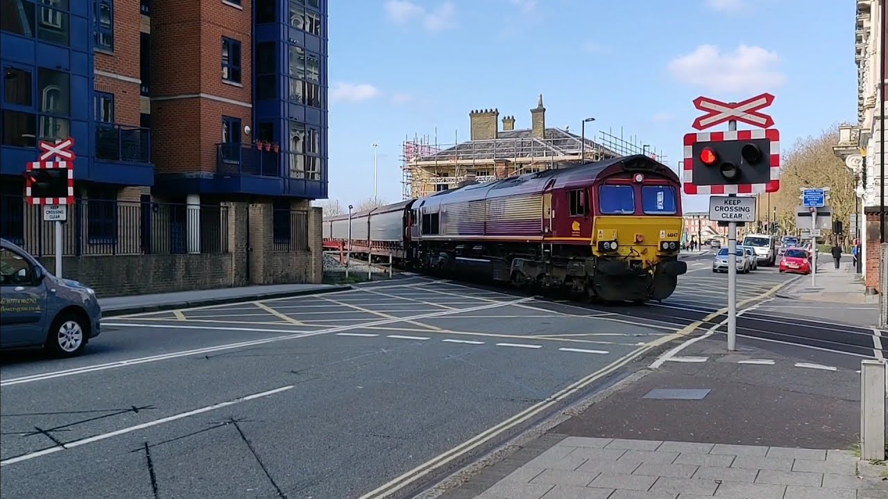 Rare, Massive Crossing at Canute Road Level Crossing, Southampton