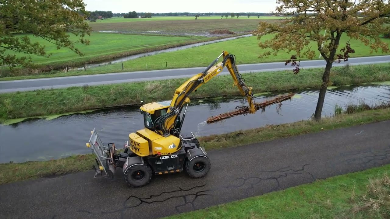 Aan de Ho(o)by met gebroeders Kok. Maaikorfen met een Hooby MH115 voorzien van 6,2 meter maaikorf.