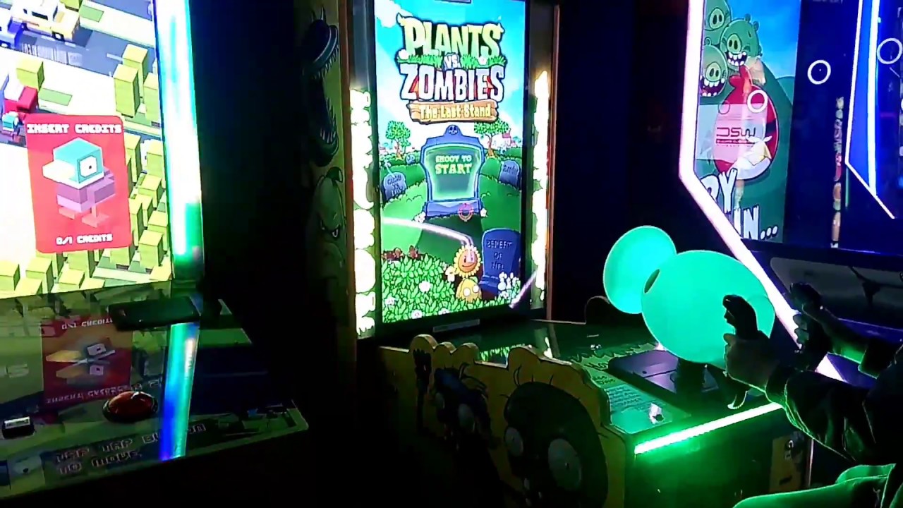 Arcade Gaming - Plants vs Zombies ( We won 1,000 tickets!!)
