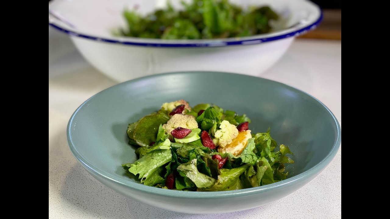 Ensalada verde con apio y cereza- Cocina con conexión - Sonia Ortiz con Juan Farré