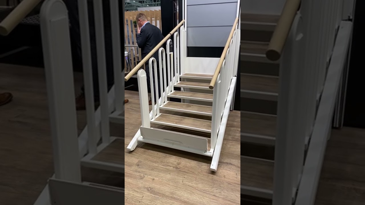 FlexStep ramp with raise to fold (RTF)