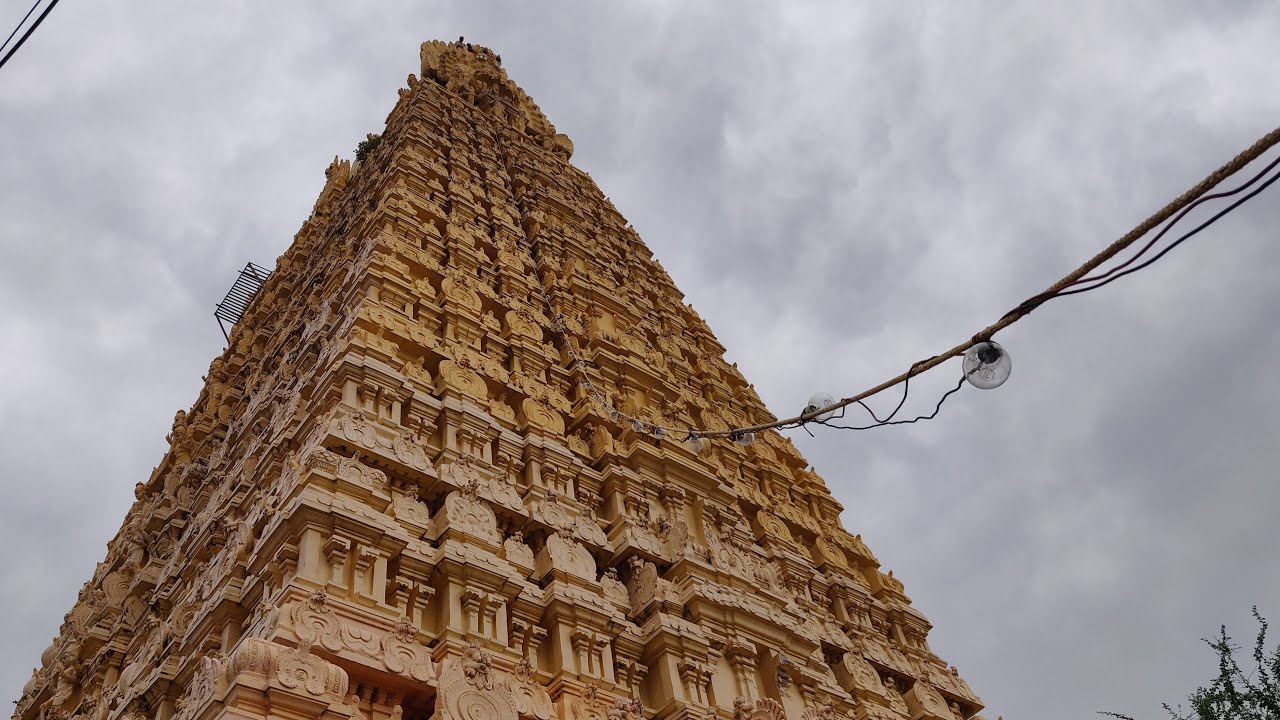 Light Installing Rajagopuram 198 Ft