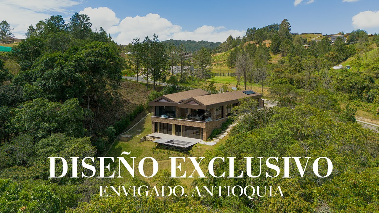 En venta la casa más exclusiva y LUJOSA en Envigado, Antioquia. Rodeada de mucha NATURALEZA.
