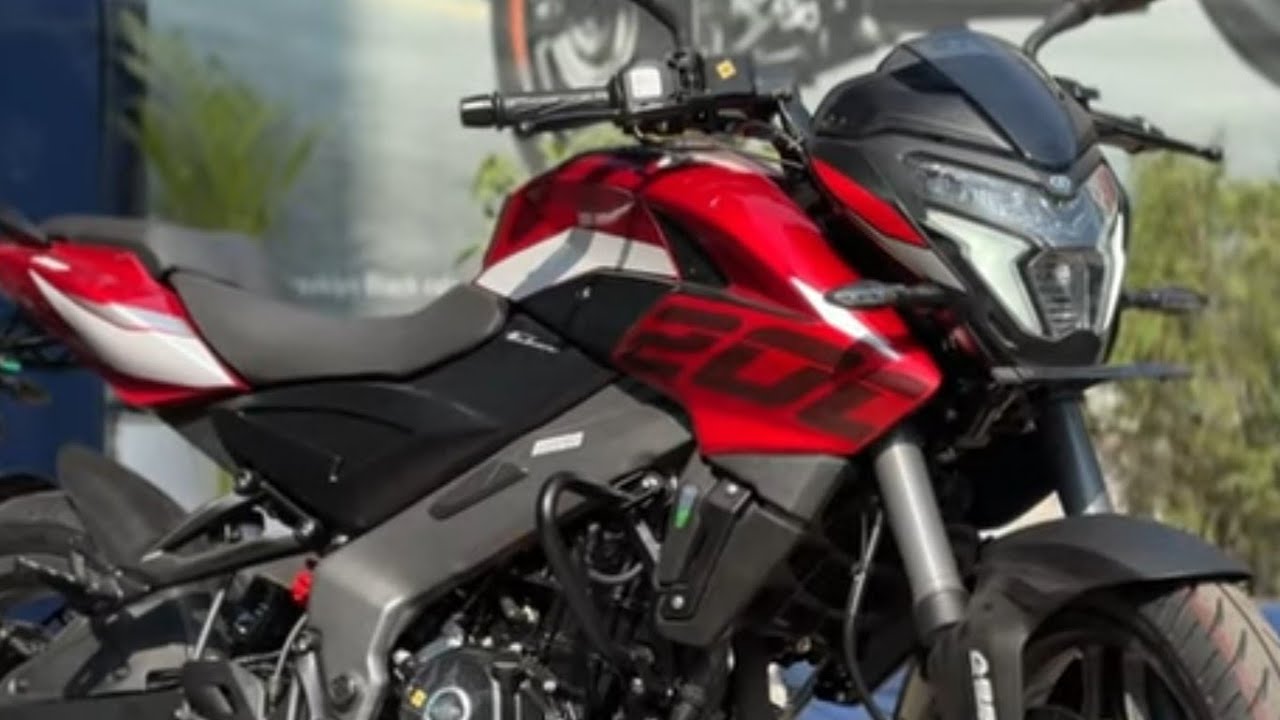 ! Nueva BAJAJ PULSAR NS 200 ! AHORA mas Completa