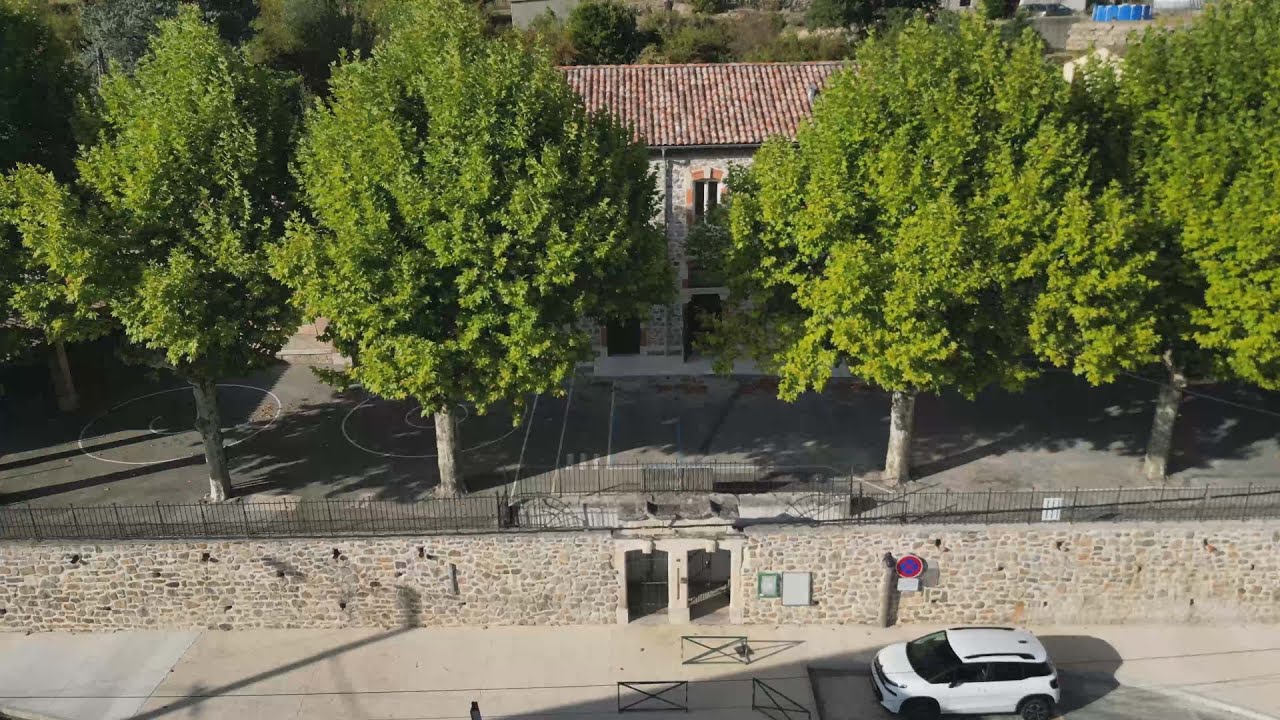 Présentation de l'école de Meyrannes - Drone 4K 2023 Par Alexandre Waucheul