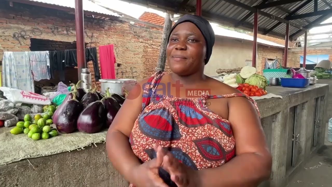 ABASUUBUZI BATABUSE: Bakooye emiti gy’amasannyalaze emikadde