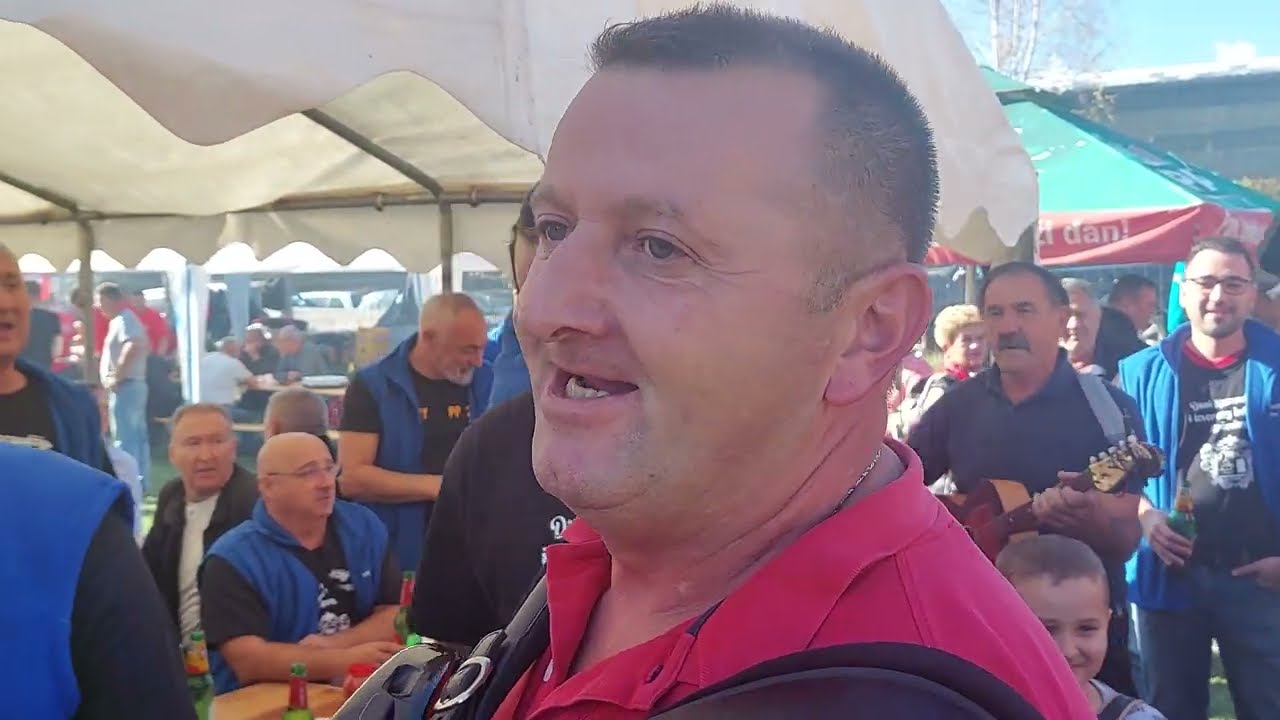 Na kazanijadu stigli iz Beča. Pjesma uz mladog harmonikaša.