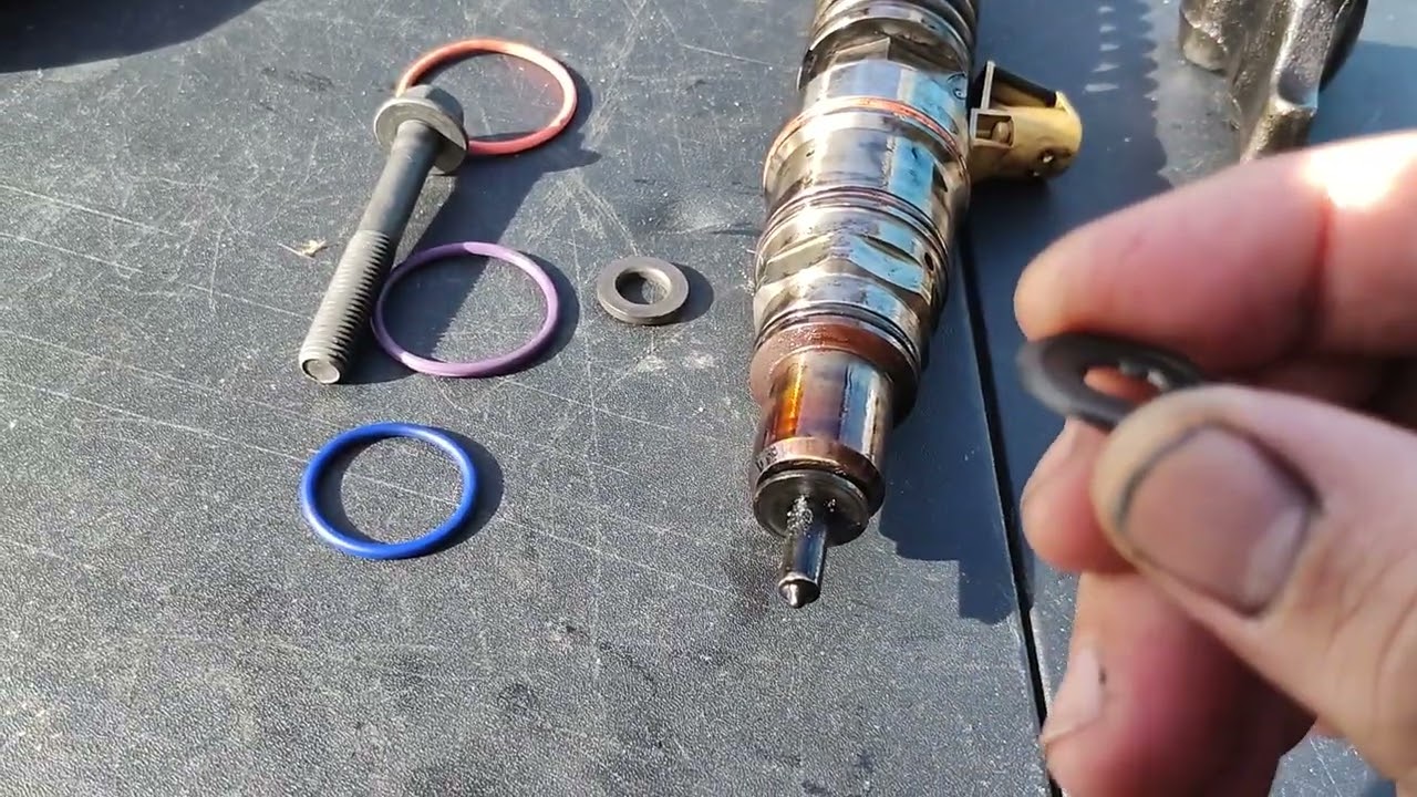 2007 Detroit 14L 60 series N3 injector service