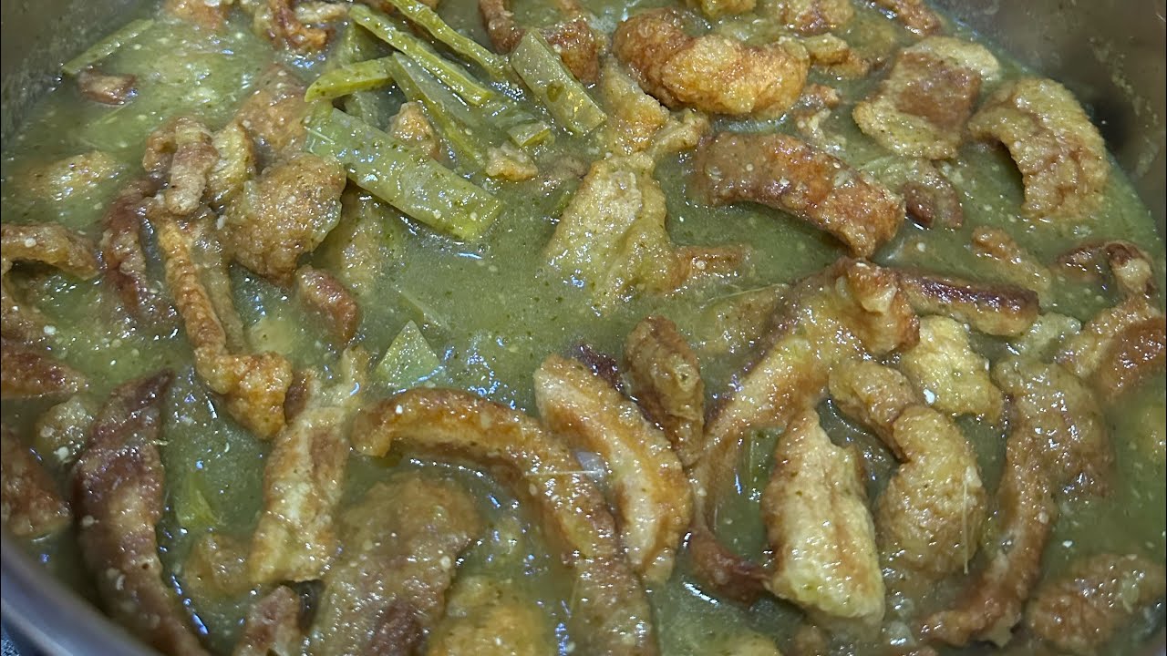 Chicharrón en Salsa verde con nopales 🍽️