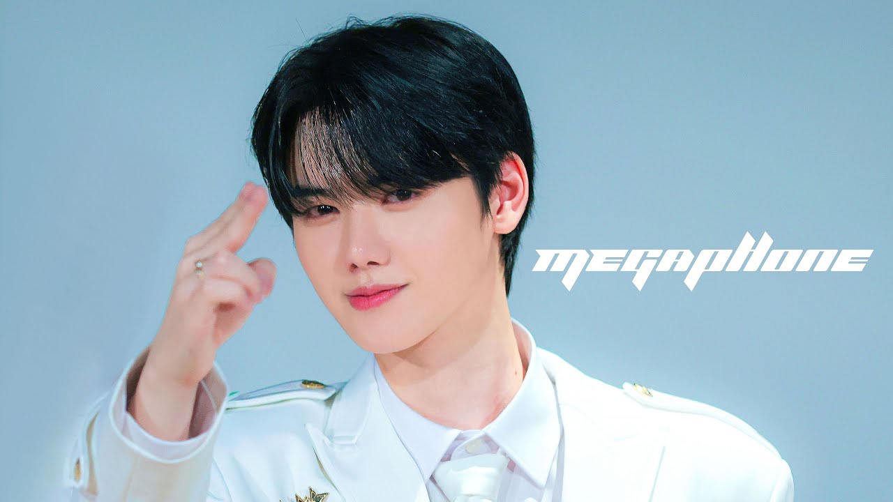 [4K] 231111 크래비티 팬사인회 민희 MEGAPHONE 메가폰 직캠 CRAVITY MINHEE FOCUS FANCAM