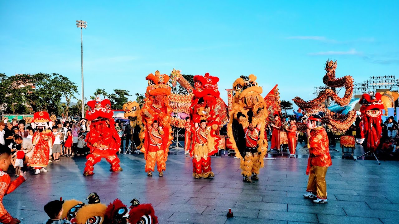 Tứ Lân Mừng năm mới 2026