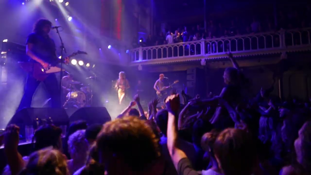 Amyl and the Sniffers, Security, live in Paradiso Amsterdam, 05-07-2022