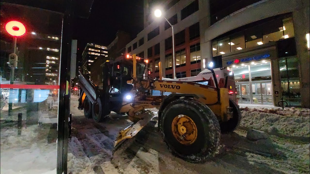 Amazing snow removal operation in Ottawa